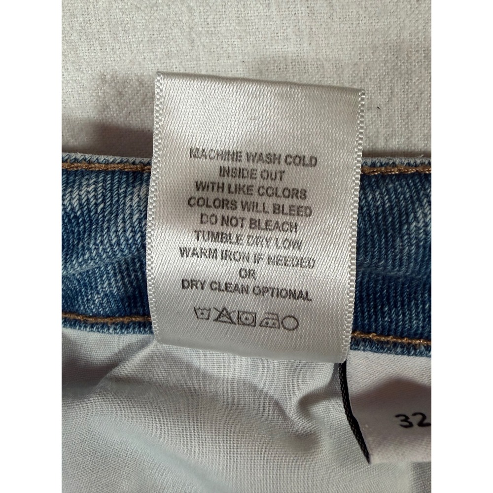 Vervet Los Angeles High Rise Straight Distressed Jeans Light Wash VT1099 Size 32 - Picture 8 of 12